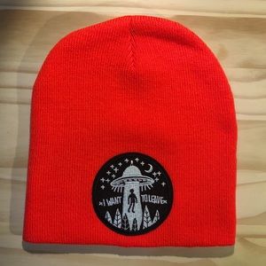 ‘I want to leave’ knit hat